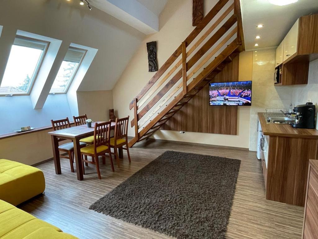 Gyulai Brill Apartman Екстериор снимка