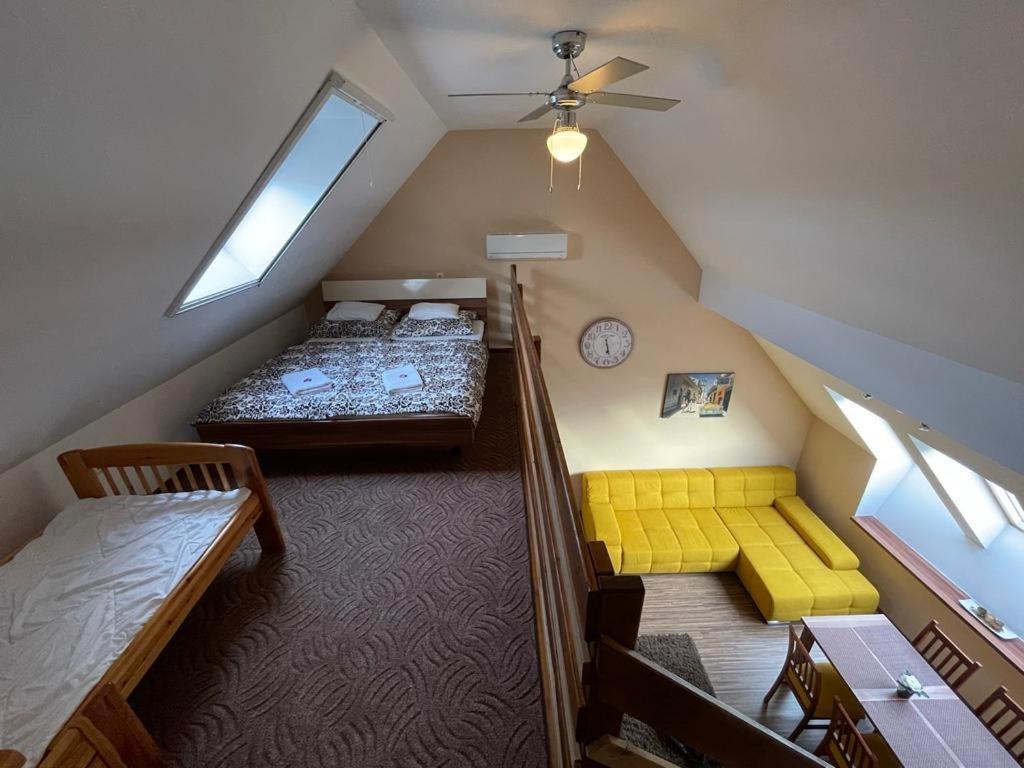 Gyulai Brill Apartman Екстериор снимка