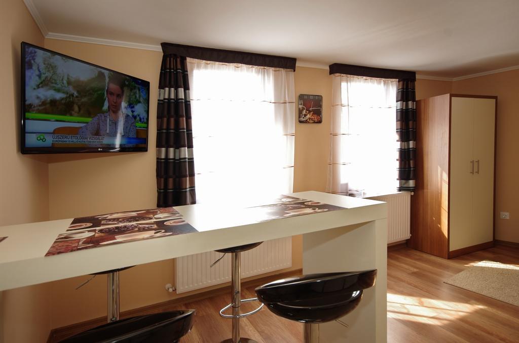Gyulai Brill Apartman Екстериор снимка
