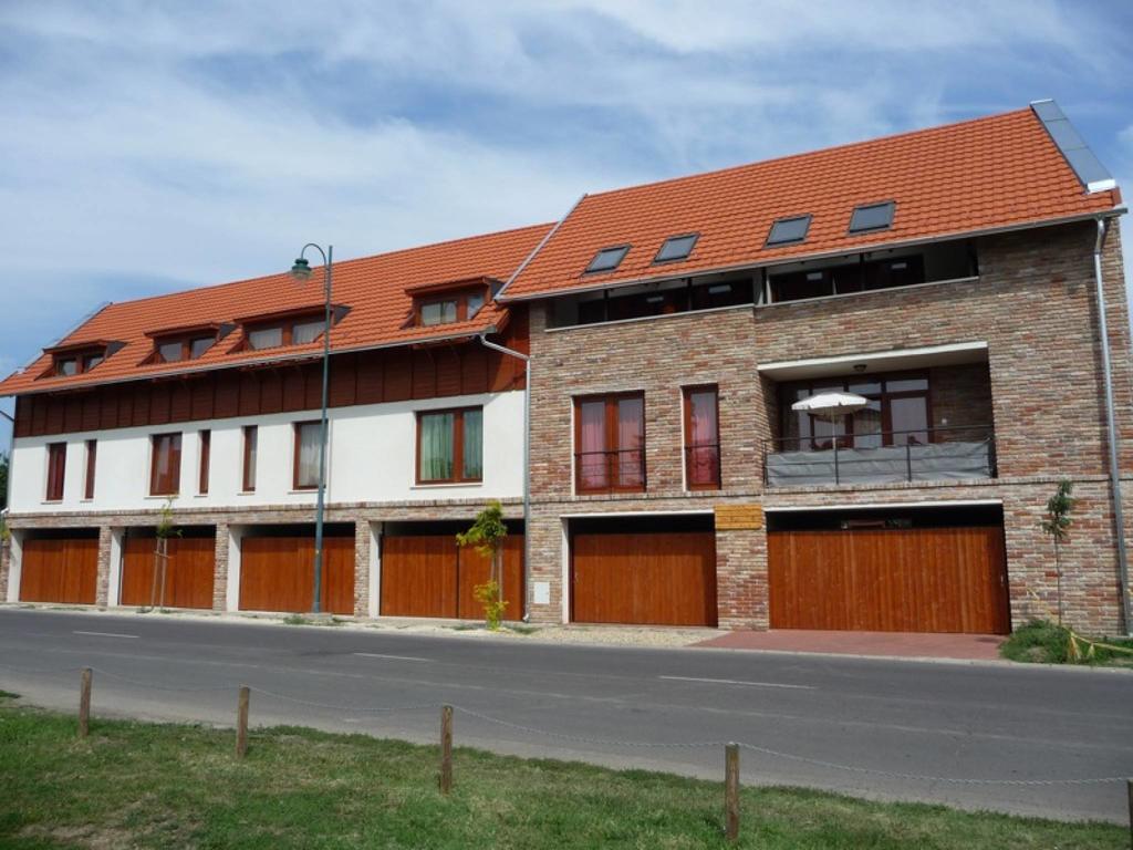 Gyulai Brill Apartman Стая снимка